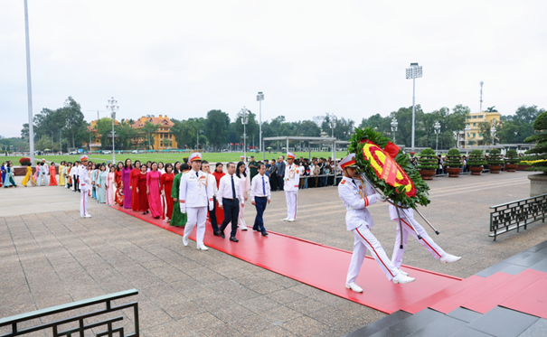 Báo công dâng Bác thành tựu 70 năm, Thống kê TP. Hà Nội khẳng định vị thế và khát vọng vươn lên